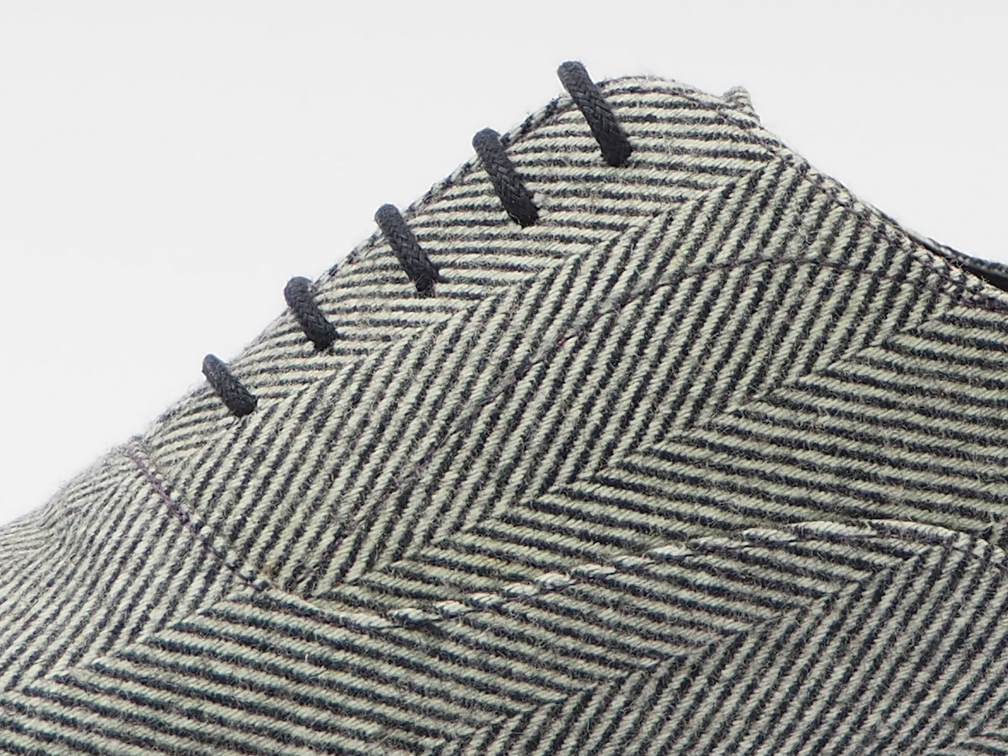 Gray & Black Herringbone Men's Dress Shoes + Belt