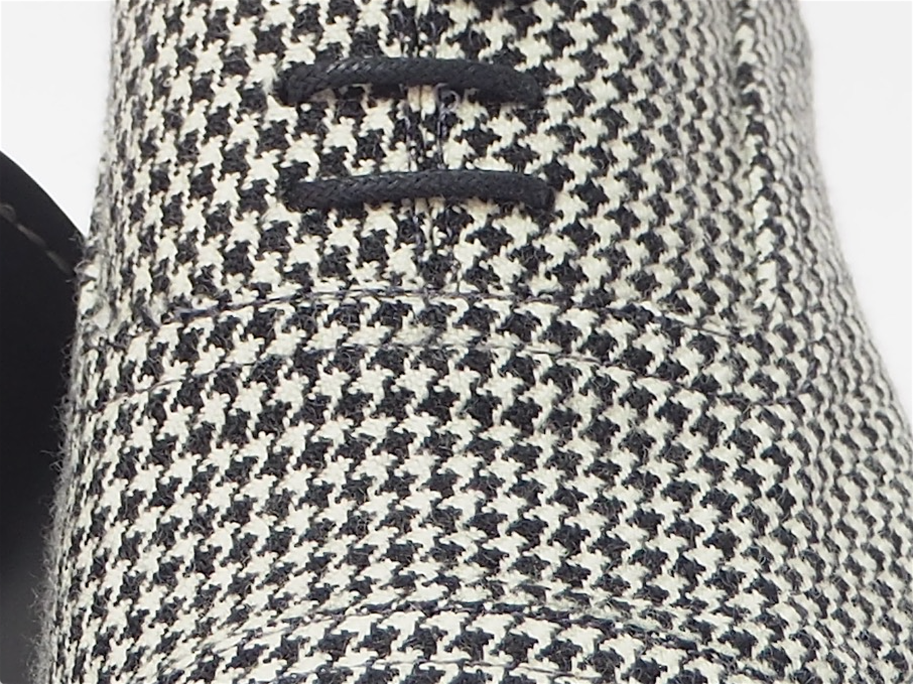 Size 44 - Black & White Pied de Poule Oxford + Belt