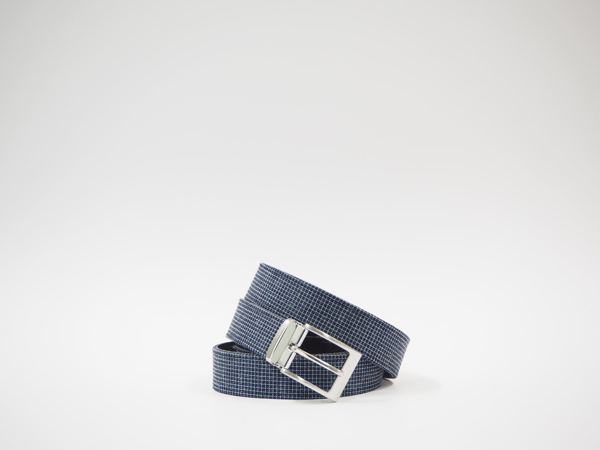 Size 42 - White & Blue Oxford + Belt