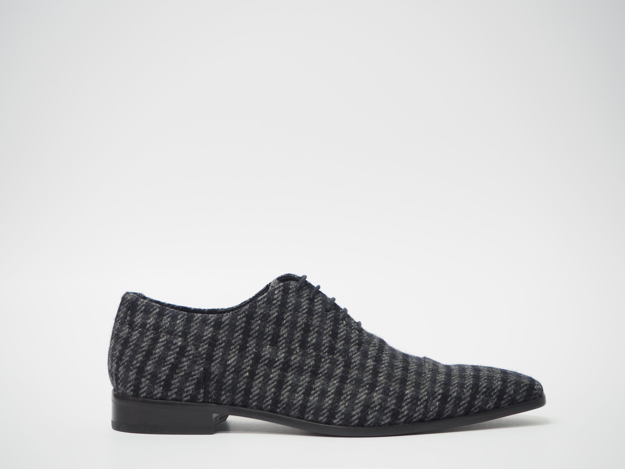 Size 44 - Gray & Black Tweed Oxford + Belt